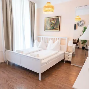https://schonbrunn-1140.vienna-besthotels.com